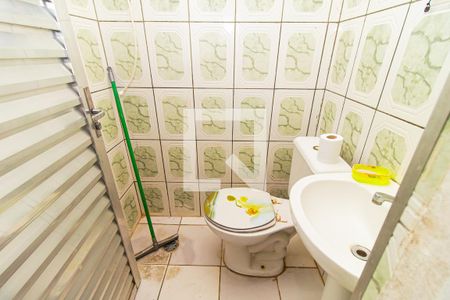 Casa à venda com 100m², 5 quartos e sem vaga Casa à venda com 100m², 5 quartos e sem vagaKitnet da Casa