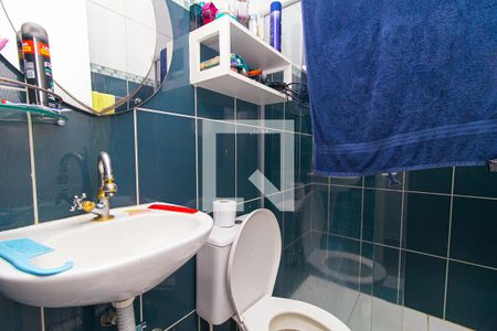 Casa à venda com 100m², 5 quartos e sem vaga Casa à venda com 100m², 5 quartos e sem vagaBanheiro Social