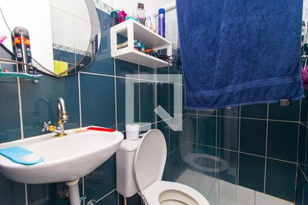 Casa à venda com 100m², 5 quartos e sem vaga Casa à venda com 100m², 5 quartos e sem vagaBanheiro Social