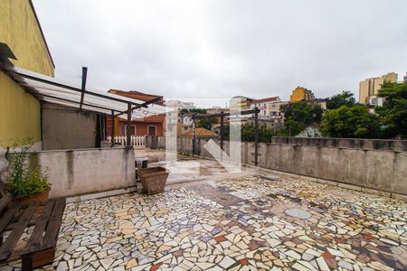 Casa à venda com 100m², 5 quartos e sem vaga Casa à venda com 100m², 5 quartos e sem vagaTerraço