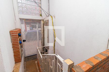 Casa à venda com 100m², 5 quartos e sem vaga Casa à venda com 100m², 5 quartos e sem vagaEscada