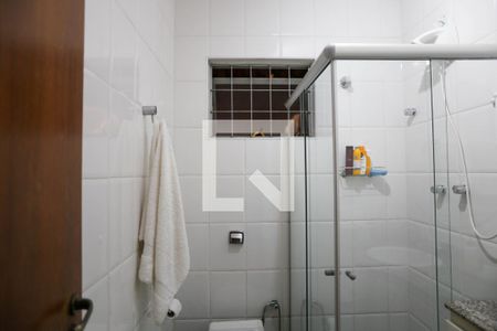 Casa à venda com 250m², 3 quartos e 2 vagas Casa à venda com 250m², 3 quartos e 2 vagasBanheiro