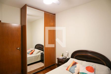 Casa à venda com 250m², 3 quartos e 2 vagas Casa à venda com 250m², 3 quartos e 2 vagasQuarto