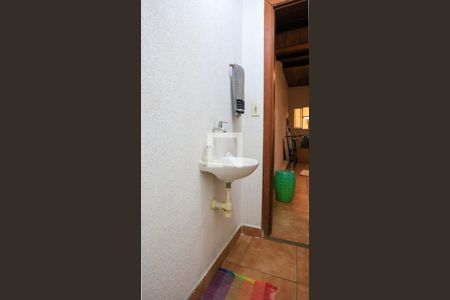 Casa à venda com 250m², 3 quartos e 2 vagas Casa à venda com 250m², 3 quartos e 2 vagasLavabo