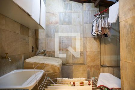 Casa à venda com 250m², 3 quartos e 2 vagas Casa à venda com 250m², 3 quartos e 2 vagasÁrea de Serviço