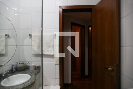 Casa à venda com 250m², 3 quartos e 2 vagas Casa à venda com 250m², 3 quartos e 2 vagasBanheiro