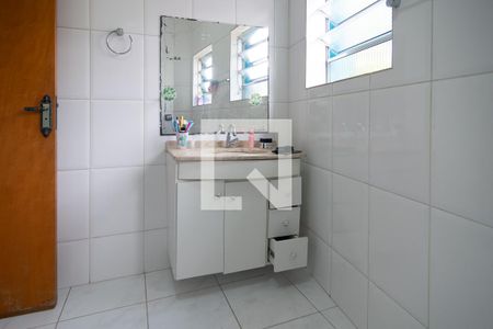 Casa à venda com 150m², 3 quartos e sem vaga Casa à venda com 150m², 3 quartos e sem vagaBanheiro