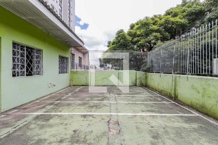 Casa à venda com 300m², 1 quarto e 2 vagas Casa à venda com 300m², 1 quarto e 2 vagasQuintal