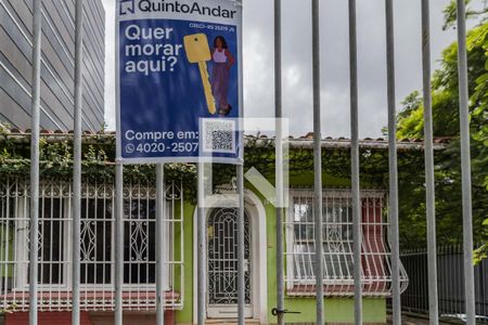 Casa à venda com 300m², 1 quarto e 2 vagas Casa à venda com 300m², 1 quarto e 2 vagasPlaca