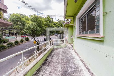 Casa à venda com 300m², 1 quarto e 2 vagas Casa à venda com 300m², 1 quarto e 2 vagasQuintal