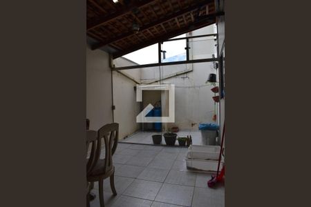 Casa de condomínio para alugar com 120m², 3 quartos e 1 vagaQuintal