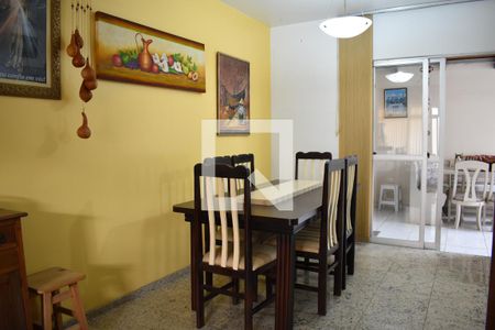 Casa de condomínio para alugar com 120m², 3 quartos e 1 vagaSala de Jantar