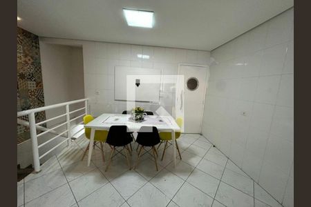 Casa à venda com 3 quartos, 272m² em Vila Camilopolis, Santo André