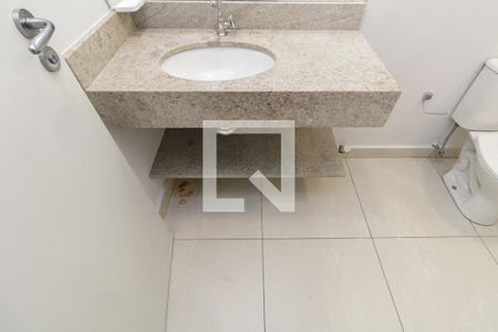 Banheiro de kitnet/studio para alugar com 1 quarto, 24m² em Campos Elíseos, São Paulo