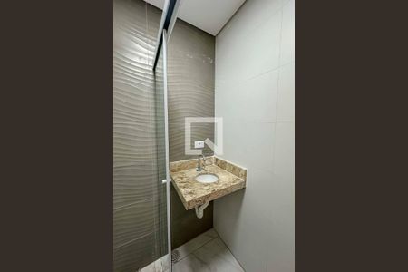 Banheiro de apartamento para alugar com 2 quartos, 47m² em Vila Isolina Mazzei, São Paulo