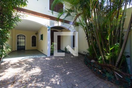 Fachada  de casa à venda com 4 quartos, 300m² em Jardim da Gloria, São Paulo