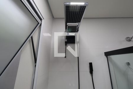 Casa à venda com 250m², 3 quartos e 4 vagasDetalhe do Banheiro da Suite