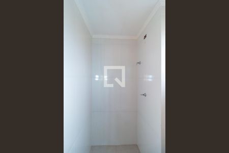 Banheiro de apartamento à venda com 1 quarto, 30m² em Vila Margarida, São Paulo