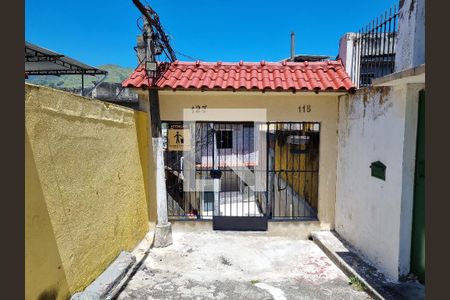 Casa de condomínio para alugar com 90m², 2 quartos e sem vaga Casa de condomínio para alugar com 90m², 2 quartos e sem vagaEntrada do condomínio