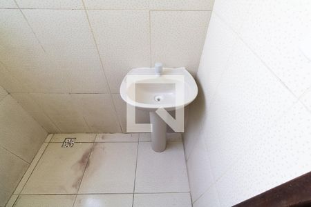 Banheiro de casa para alugar com 1 quarto, 55m² em Campo Grande, Rio de Janeiro