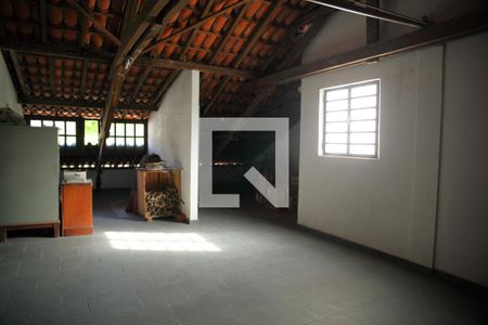 Casa à venda com 364m², 3 quartos e 7 vagasSotão 