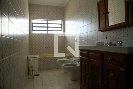 Casa à venda com 364m², 3 quartos e 7 vagasBanheiro sa Suíte 