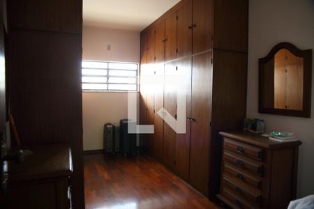 Casa à venda com 364m², 3 quartos e 7 vagasCloset Suíte 