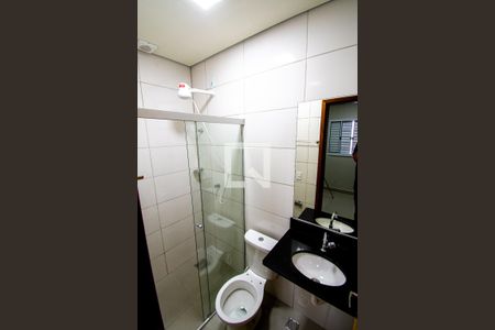 Banheiro de kitnet/studio para alugar com 1 quarto, 25m² em Qnn 19, Brasília