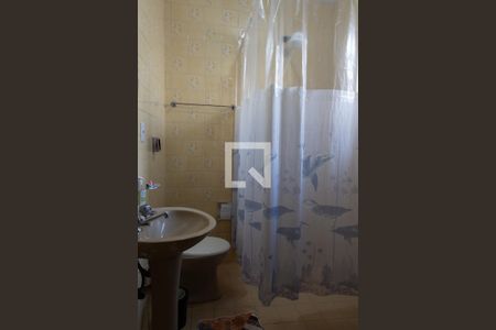 Casa à venda com 269m², 4 quartos e 4 vagasBanheiro 2