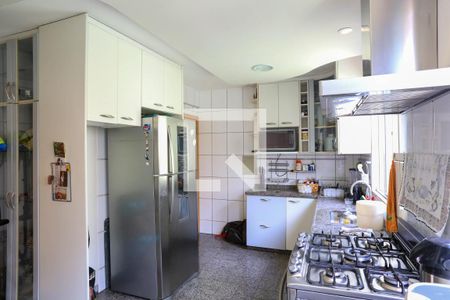 Apartamento à venda com 350m², 4 quartos e 2 vagasCozinha 