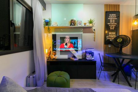 Sala/ Quarto de kitnet/studio para alugar com 1 quarto, 30m² em Tatuapé, São Paulo