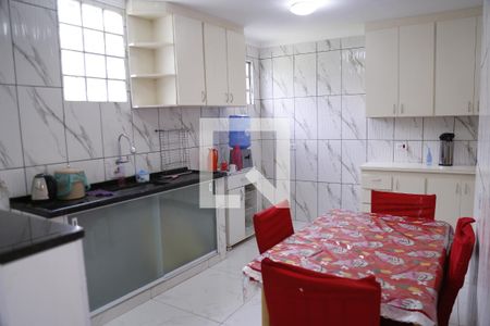 Casa para alugar com 119m², 2 quartos e 2 vagasCozinha