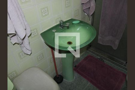 Casa à venda com 150m², 3 quartos e 2 vagasBanheiro da Suíte