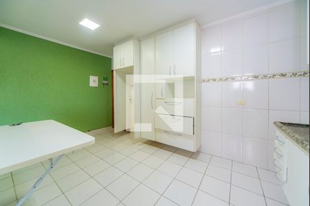 Apartamento à venda com 140m², 2 quartos e 2 vagasCozinha