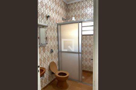 Casa para alugar com 130m², 3 quartos e 2 vagas Casa para alugar com 130m², 3 quartos e 2 vagasBanheiro