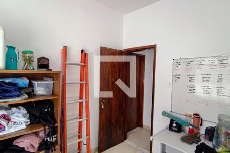 Casa à venda com 150m², 4 quartos e 3 vagasquarto 2