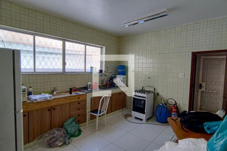Casa à venda com 150m², 4 quartos e 3 vagascozinha