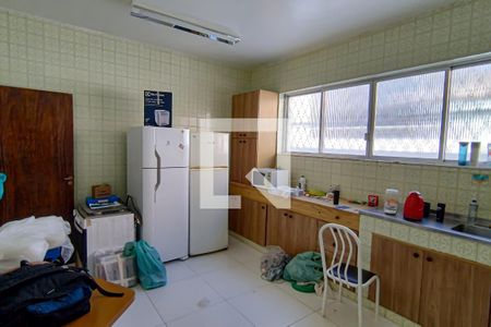 Casa à venda com 150m², 4 quartos e 3 vagascozinha