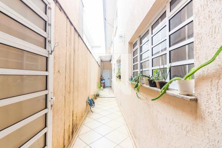 Casa à venda com 220m², 3 quartos e 4 vagasCorredor