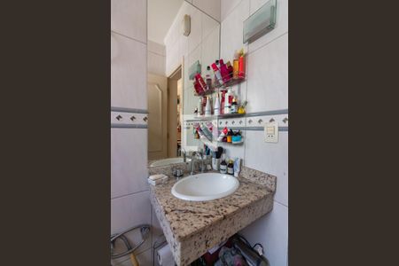 Casa à venda com 220m², 3 quartos e 4 vagasBanheiro Quarto 1