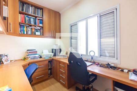 Casa à venda com 220m², 3 quartos e 4 vagasEscritório