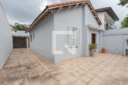 Casa à venda com 180m², 1 quarto e 5 vagas Casa à venda com 180m², 1 quarto e 5 vagasQuintal