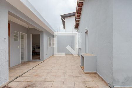 Casa à venda com 180m², 1 quarto e 5 vagas Casa à venda com 180m², 1 quarto e 5 vagasQuintal