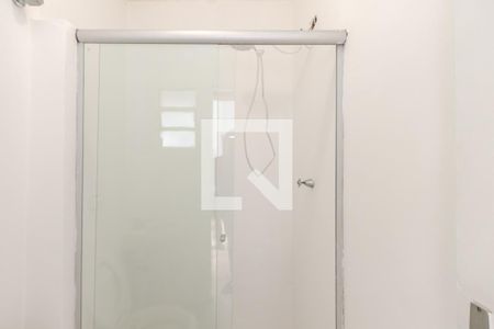 Casa à venda com 180m², 1 quarto e 5 vagas Casa à venda com 180m², 1 quarto e 5 vagasBanheiro de Serviço