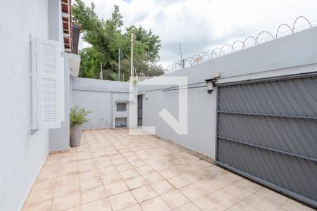 Casa à venda com 180m², 1 quarto e 5 vagas Casa à venda com 180m², 1 quarto e 5 vagasQuintal