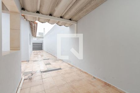 Casa à venda com 180m², 1 quarto e 5 vagas Casa à venda com 180m², 1 quarto e 5 vagasQuintal
