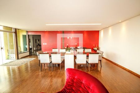 Sala de casa à venda com 4 quartos, 500m² em Caiçara, Belo Horizonte