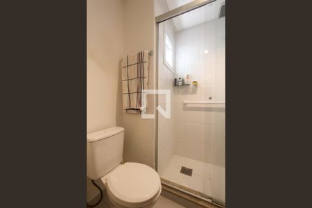 Banheiro de apartamento à venda com 1 quarto, 48m² em Passo D’areia, Porto Alegre