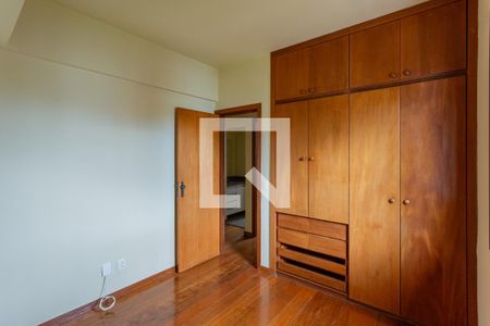 Quarto 1 de apartamento para alugar com 3 quartos, 200m² em Cruzeiro, Belo Horizonte