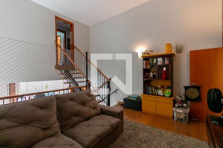 Casa à venda com 327m², 4 quartos e 4 vagasSala